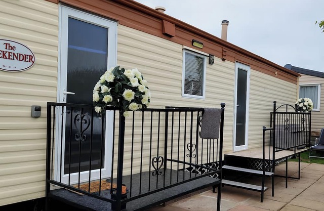 MILLERS COTTAGE CARAVAN PARK - HOLIDAY ACCOMMODATION 18845 in Abergele