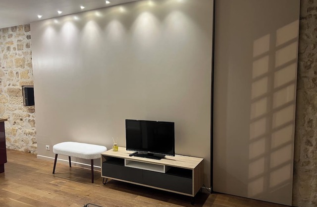 Atypical house downtown Nevers