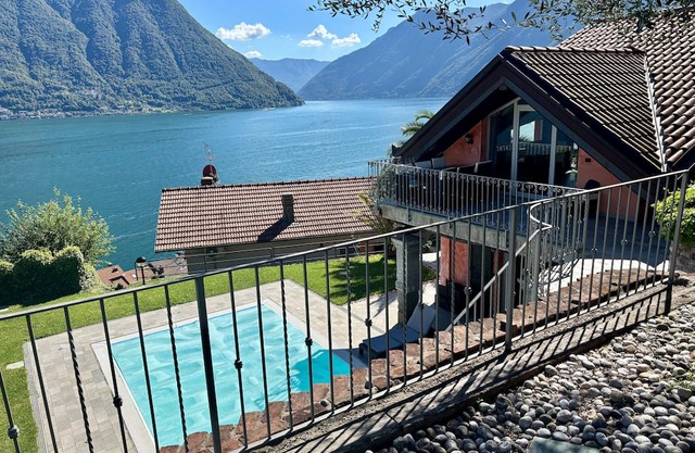 Villa Rosa privatevilla balcony, terrace, gardens, pool-fully air conditioned.