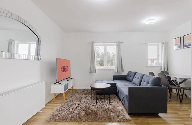 GuestReady - Cozy Modern Retreat in London