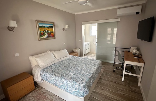 Room 'Orange Blossom Grove - 3' with Shared Terrace, Wi-Fi and Air Conditioning