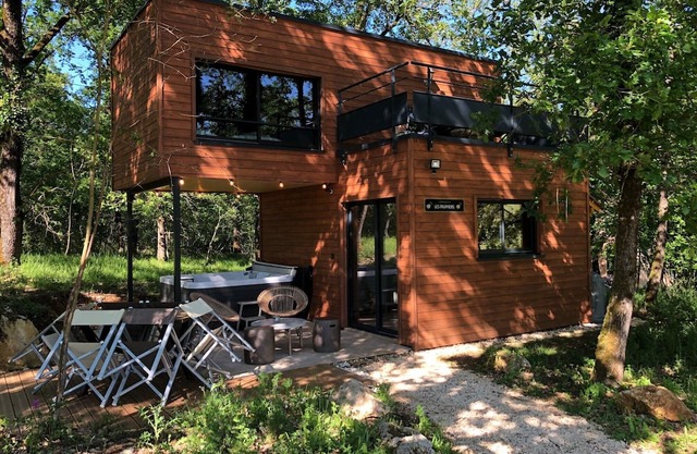 Les Crouquets Truffle Spa Cabin