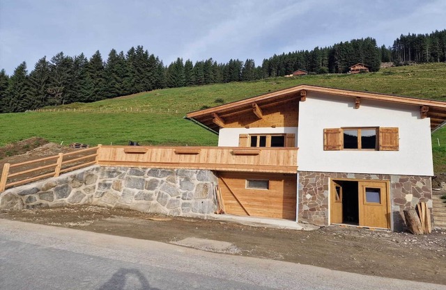 Rustic cabin with sauna near the ski area