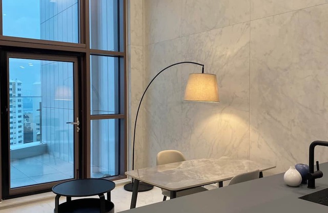 Bright Modern 1-Bedroom with Balcony & City View in Central Seoul