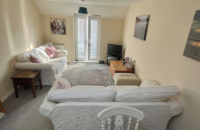 Entire Two Bedroom Detached Coach House