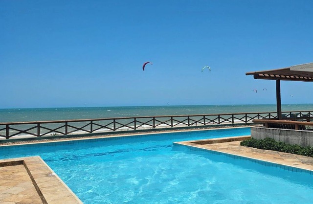 Cumbuco BeachSun Oceanview Beachfront 3-bedroom apartment with AC, WiFi