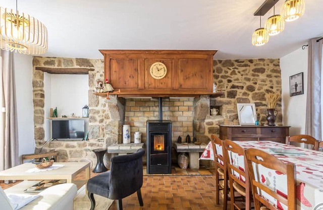 Comfortable house in Réville with garden and parking