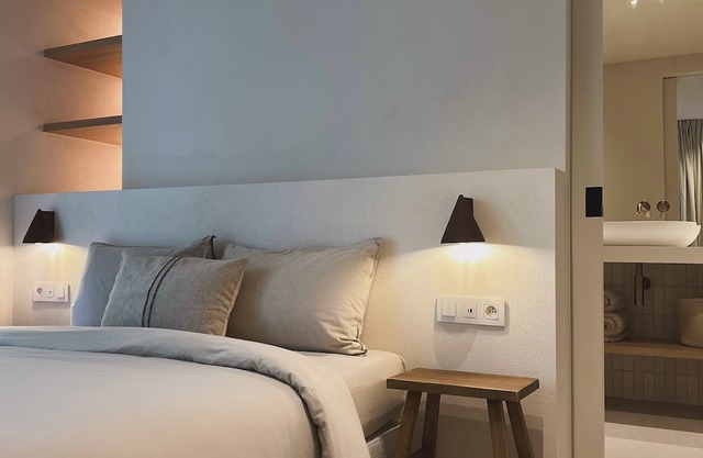 FREDERIK Knokke-Heist op de zeedijk met strandcabine - VOSPROPERTIES