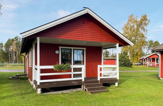 Beautiful home in Byxelkrok with WiFi