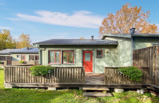 Nice home in Byxelkrok with WiFi