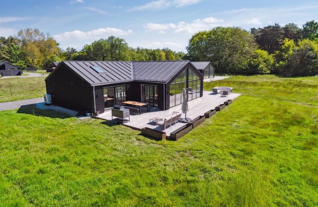 "Tove" - 350m from the sea by Interhome