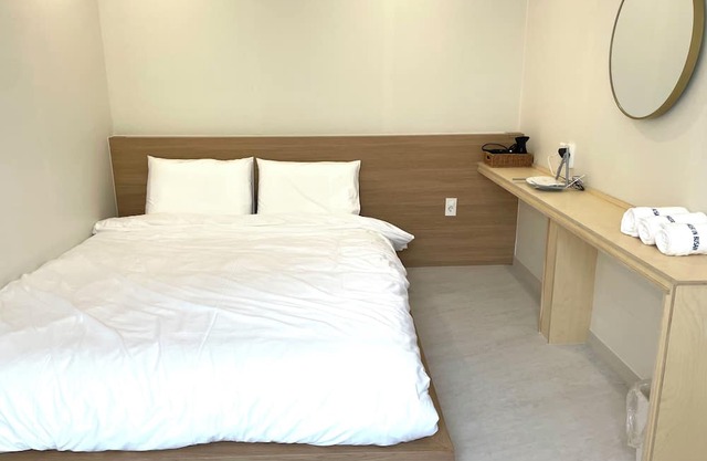 Charming 1-bedroom building in beautiful Busan with WiFi