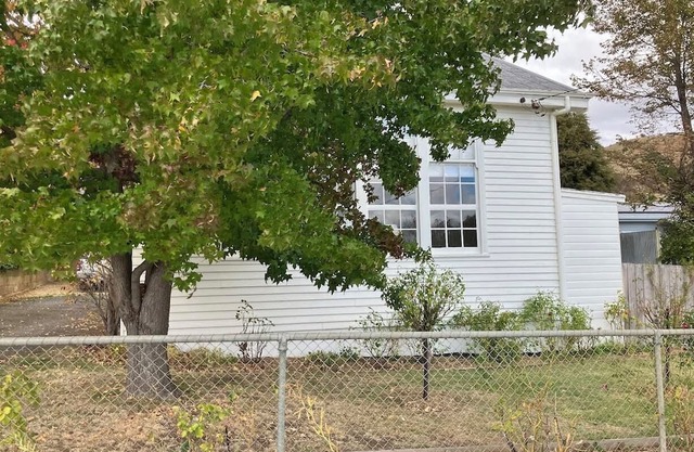 Charming 2-bedroom cottage in Hamilton - Library Cottage