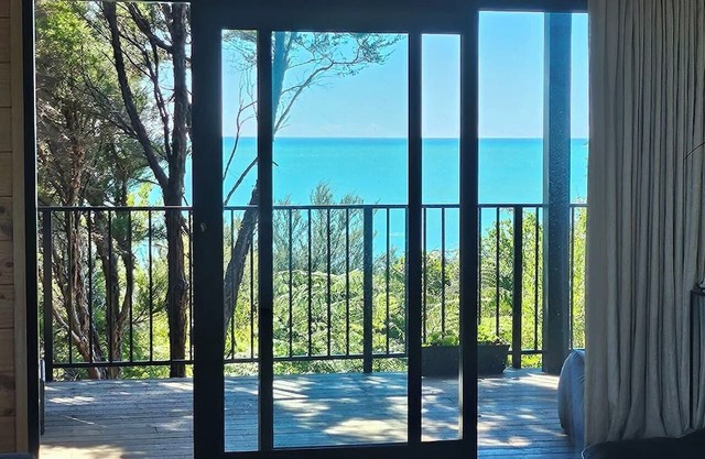 Treetops Lookout - ocean views