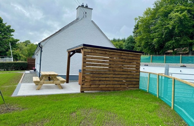 Peaceful countryside escape with hot tub and outstanding countryside views