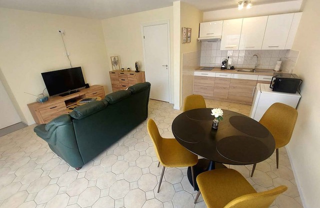 Holiday apartment with WLAN, air conditioning and garden furniture