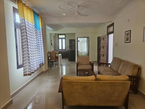 3 BHK in Krishna Nagar Lucknow LKO401L