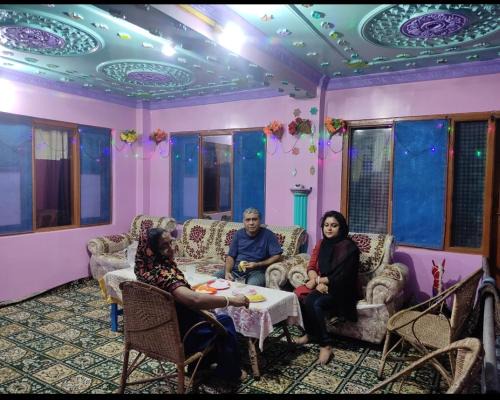 Adil Paying Guest House