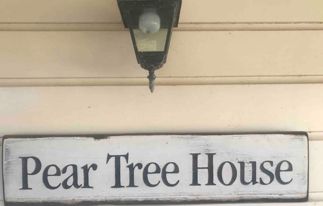 Raglan House | Historic Pear Tree Cottage