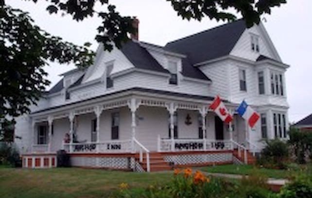Clare Bed & Breakfast | Anchor Inn B&B, Meteghan Center, B0W2K0.