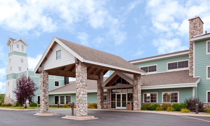 Wetmore Hotel | AmericInn by Wyndham Wetmore Munising