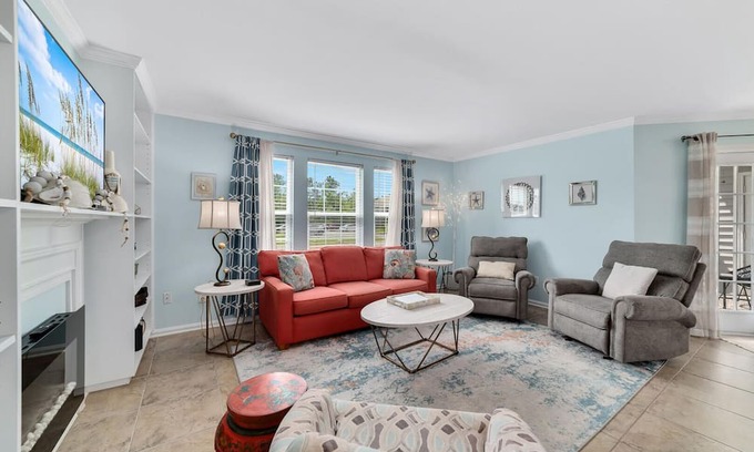 Gulf Shores Condo | Updated, Ground Floor Unit w/ Pool & Gym, Sleeps 6
