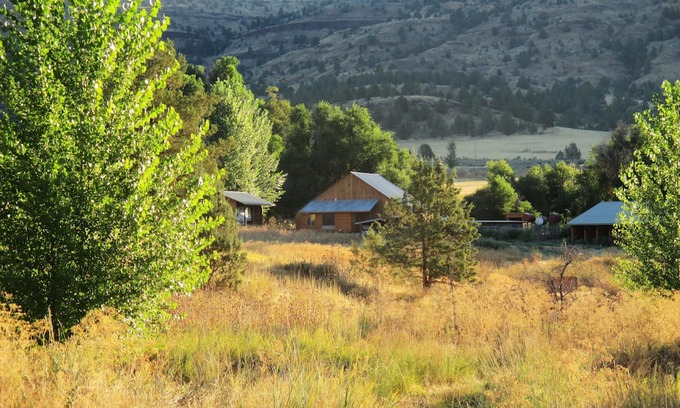 Kimberly House | Barn tucked away on a ranch