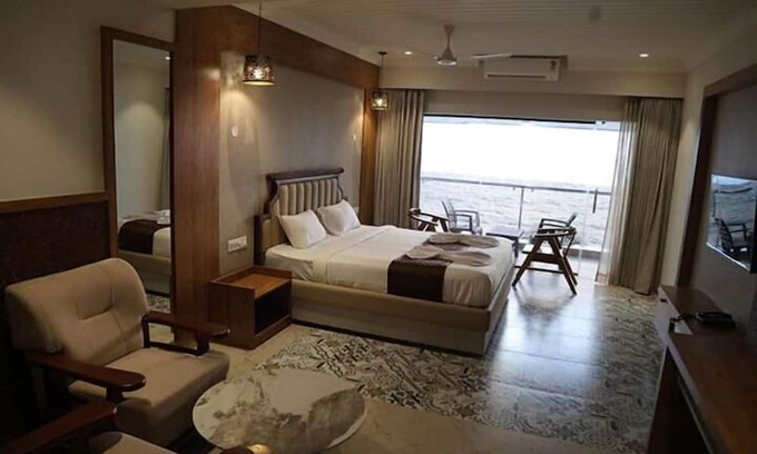 Mangalore Resort | Palm Breeze Beach Resort