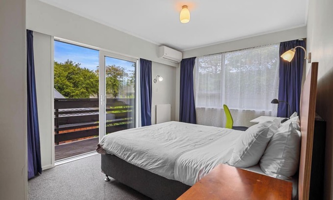 Riccarton House | Matipo Retreat - Christchurch Holiday Home