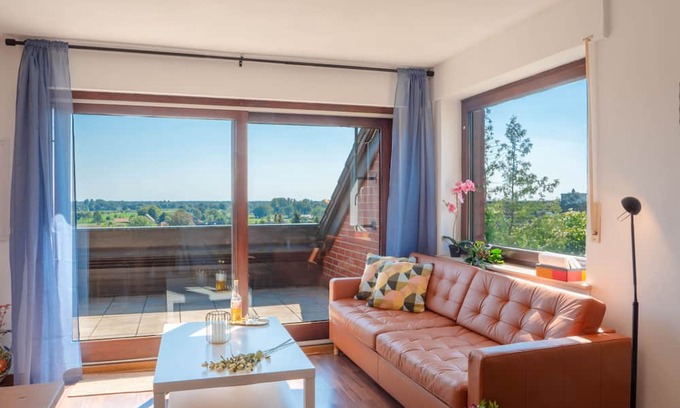 Brochterbeck Apartment | Hillside View Apartment