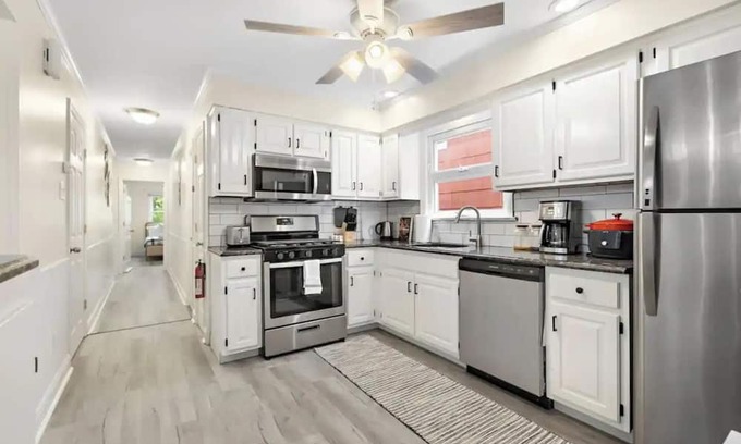 Constable Hook Apartment | Free Parking - Immaculate Stay Near NYC & Newark!