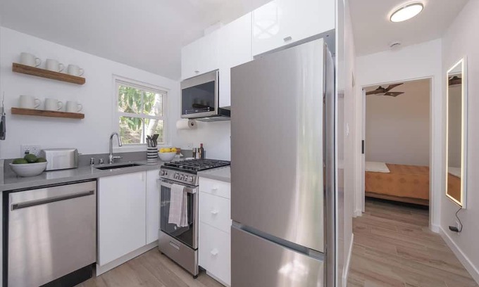 Greenbriar House | Private, Quiet, Entire 1 Bdrm Sanctuary in the Hillsnn