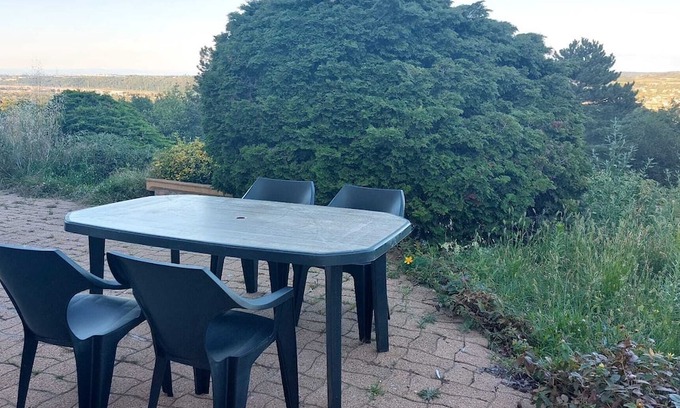 Millery Apartment | Apparemment Avec Piscine Dans une Maison Près de Lyon