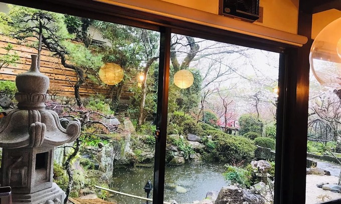 Nishi Ward House | 3 minutes walk to Mitakiji Temple! This guesthouse is a house where you can enjoy Nishikigoi and a Japanese garden.