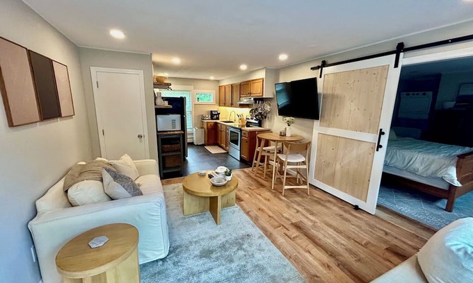 Windham House | One Bedroom in Windham, NH