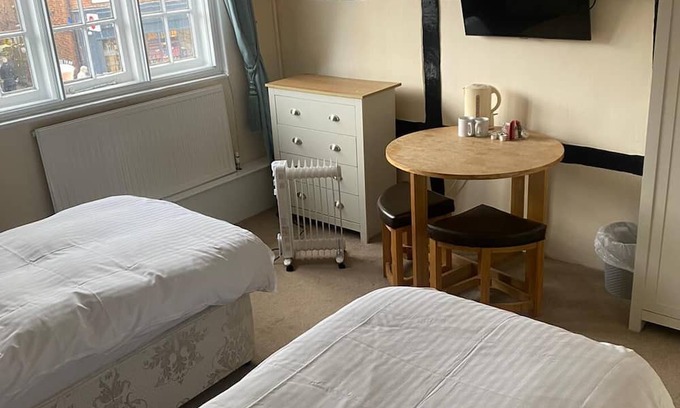 Bramley Hotel | The Wheatsheaf