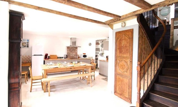 Teissieres-de-Cornet Cottage | Gite Teissières-de-Cornet, 2 bedrooms, 5 persons