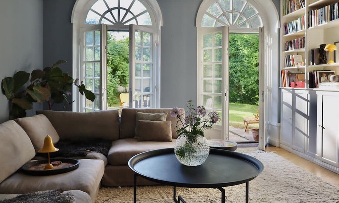 Drottningholm Apartment | Bo Granne med Kungen i Unikt Boende Från 1700talet på Drottningholm