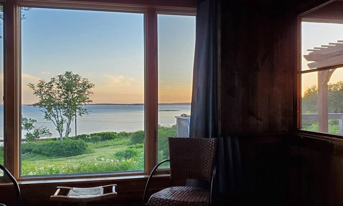 Seal Cove Cottage | Sealport Cozy Cottage by the Sea, Blue Hill Bay, unique on island "Quiet-side"