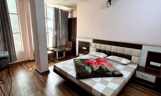 Mandi Hotel | Goroomgo Beas Zayka Mandi