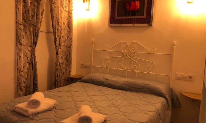 Tijola Apartment | Apartment 'Miguel Y Rosa 2' with Wi-Fi and Air Conditioning