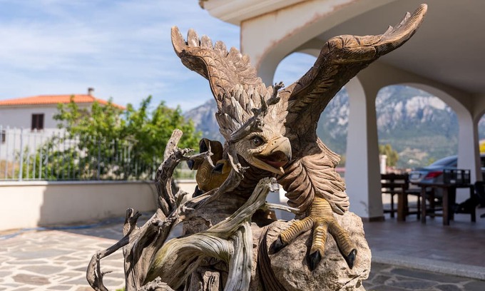 Loculi Apartment | Studio Apartment 'Appartamento 2' with Mountain View, Wi-Fi and Air Conditioning