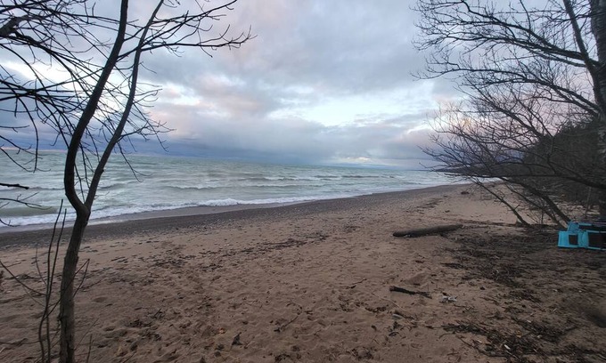 Bluewater Cottage | Barbara Street Lake Escape - Lake Huron Cottage - Sleeps 6