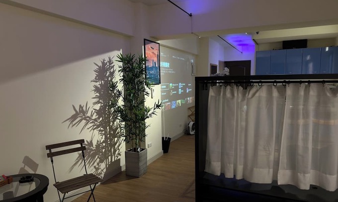 Zhongshan Condo | Taipei Main Station/ 3 Mins to MRT/ Night Market & shopping area / Up to 5 guest