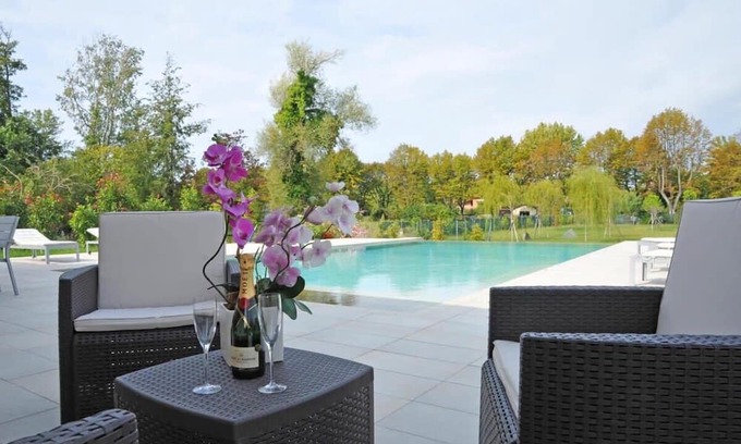 Seravezza Villa | Ideal 5 BR Villa With Pool