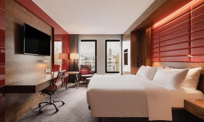 The Hague Center House | Your Perfect Staycation Destination! 2 Spacious Units, Pets Allowed!