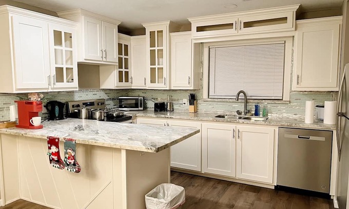 Orange House | Cozy 1-bedroom Central nice Orange with AC, WiFi