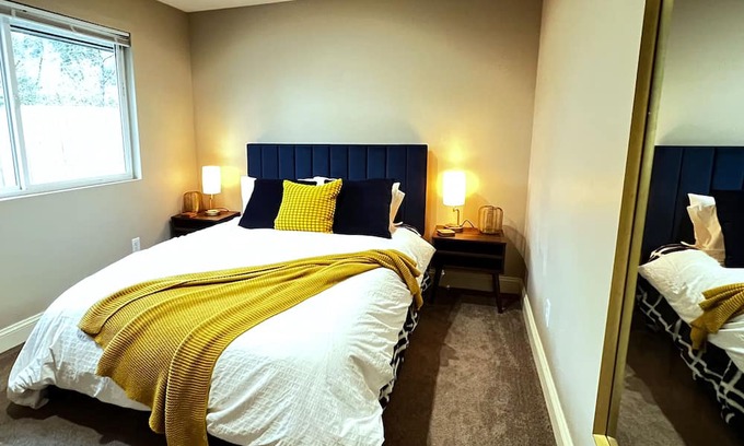 Olde Town House | Stylish downtown retreat, private sanctuary, walk to everything, free parking