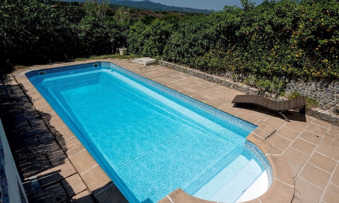 Mas Altaba House | Stunning private villa for 8 people with private pool, WIFI, TV, patio and parking