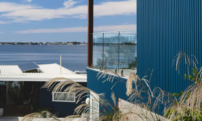 Lake Macquarie City Council Cottage | Welcome to Blue Bungalow, a 2 bedroom cottage with waterfront access.